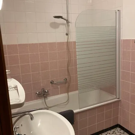 Hotel Weisser Stein 2*