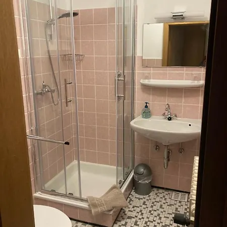 Weisser Stein מלון